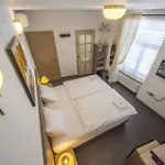 Oh & Guest house 3*