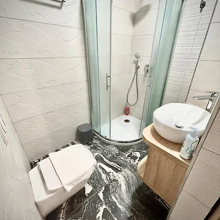 Oh & Guest house 3*